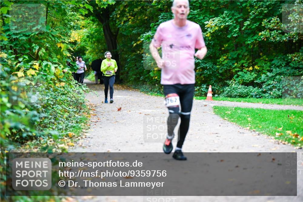 12.10.2025 - Bramfelder Halbmarathon 2025 Dr. Thomas Lammeyer http://msf.ph/oto/9359756 12.10.2025 11:09:23 Laufen 475, 2386 meine-sportfotos.de