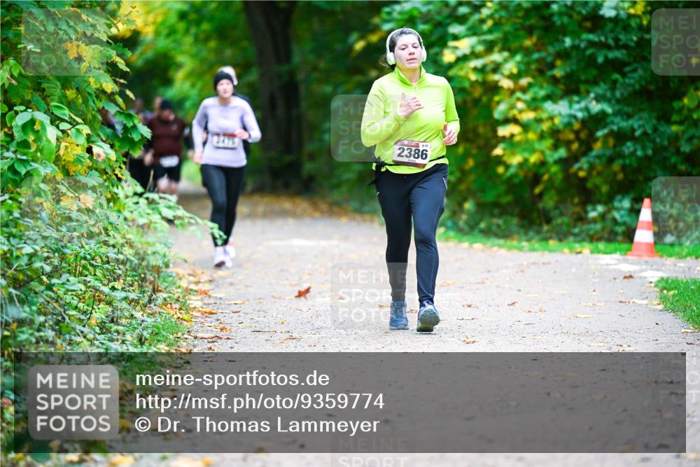 12.10.2025 - Bramfelder Halbmarathon 2025 Dr. Thomas Lammeyer http://msf.ph/oto/9359774 12.10.2025 11:09:28 Laufen 2386 meine-sportfotos.de