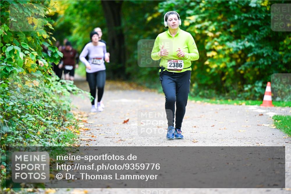 12.10.2025 - Bramfelder Halbmarathon 2025 Dr. Thomas Lammeyer http://msf.ph/oto/9359776 12.10.2025 11:09:28 Laufen 2386 meine-sportfotos.de