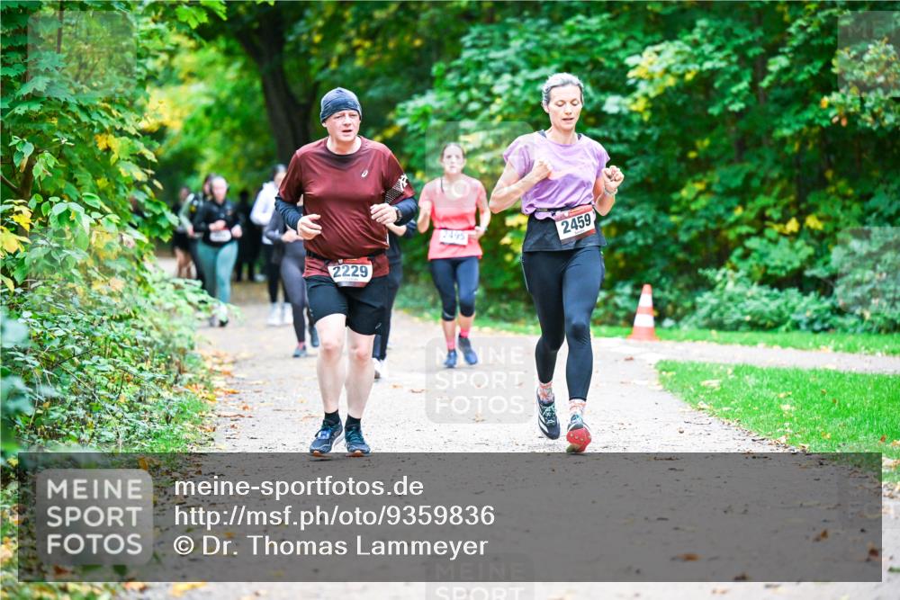 12.10.2025 - Bramfelder Halbmarathon 2025 Dr. Thomas Lammeyer http://msf.ph/oto/9359836 12.10.2025 11:09:42 Laufen 2229, 2495, 2459 meine-sportfotos.de