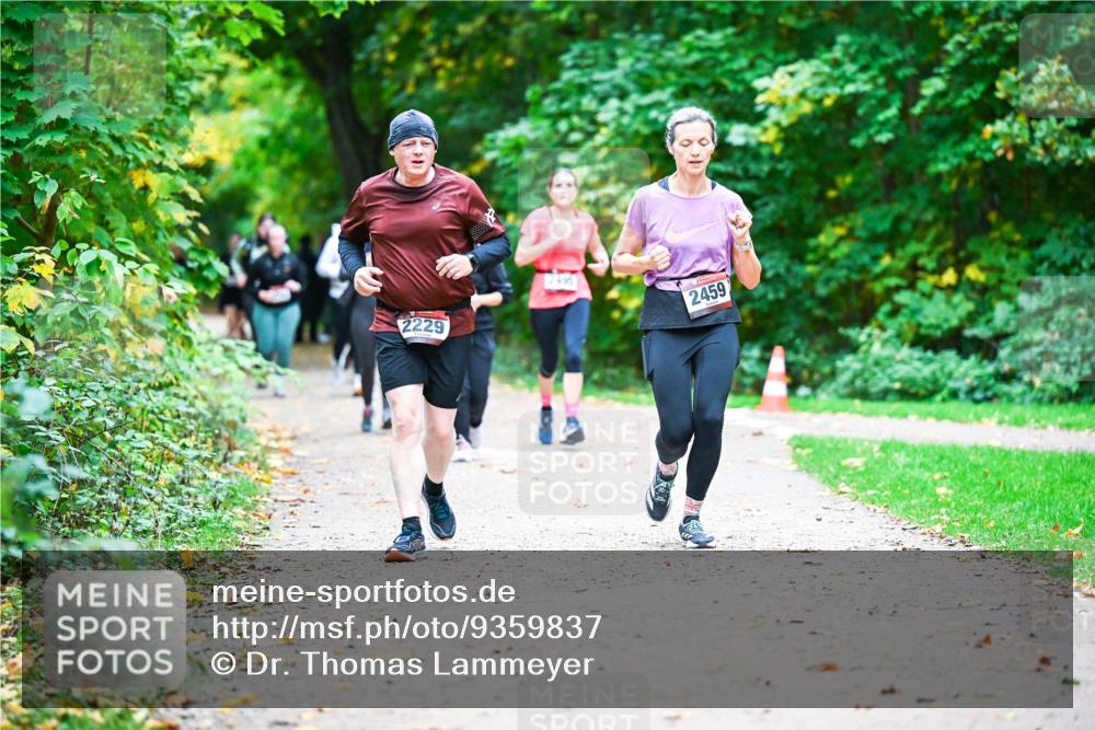 12.10.2025 - Bramfelder Halbmarathon 2025 Dr. Thomas Lammeyer http://msf.ph/oto/9359837 12.10.2025 11:09:42 Laufen 2229, 2495, 2459 meine-sportfotos.de