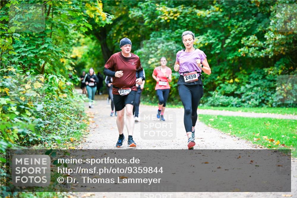 12.10.2025 - Bramfelder Halbmarathon 2025 Dr. Thomas Lammeyer http://msf.ph/oto/9359844 12.10.2025 11:09:43 Laufen 2495, 2459 meine-sportfotos.de