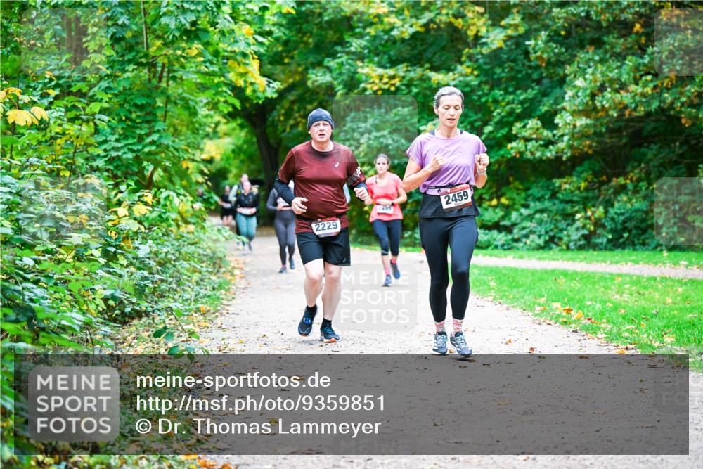 12.10.2025 - Bramfelder Halbmarathon 2025 Dr. Thomas Lammeyer http://msf.ph/oto/9359851 12.10.2025 11:09:44 Laufen 2229, 2495, 2459 meine-sportfotos.de