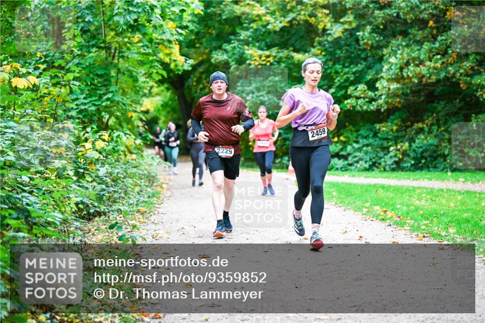 12.10.2025 - Bramfelder Halbmarathon 2025 Dr. Thomas Lammeyer http://msf.ph/oto/9359852 12.10.2025 11:09:44 Laufen 2229, 2495, 2459 meine-sportfotos.de
