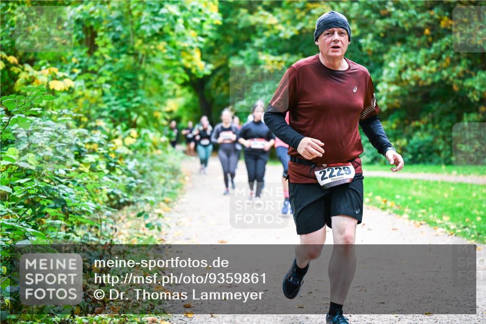 12.10.2025 - Bramfelder Halbmarathon 2025 Dr. Thomas Lammeyer http://msf.ph/oto/9359861 12.10.2025 11:09:47 Laufen 2229 meine-sportfotos.de