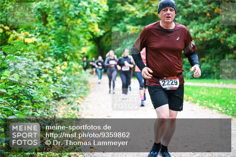 12.10.2025 - Bramfelder Halbmarathon 2025 Dr. Thomas Lammeyer http://msf.ph/oto/9359862 12.10.2025 11:09:47 Laufen 2229 meine-sportfotos.de