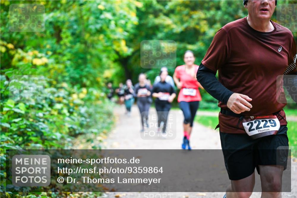 12.10.2025 - Bramfelder Halbmarathon 2025 Dr. Thomas Lammeyer http://msf.ph/oto/9359864 12.10.2025 11:09:47 Laufen 2229 meine-sportfotos.de
