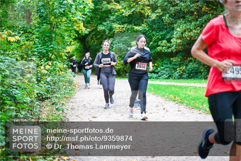 12.10.2025 - Bramfelder Halbmarathon 2025 Dr. Thomas Lammeyer http://msf.ph/oto/9359874 12.10.2025 11:09:49 Laufen 2244, 2859, 2650, 2495 meine-sportfotos.de