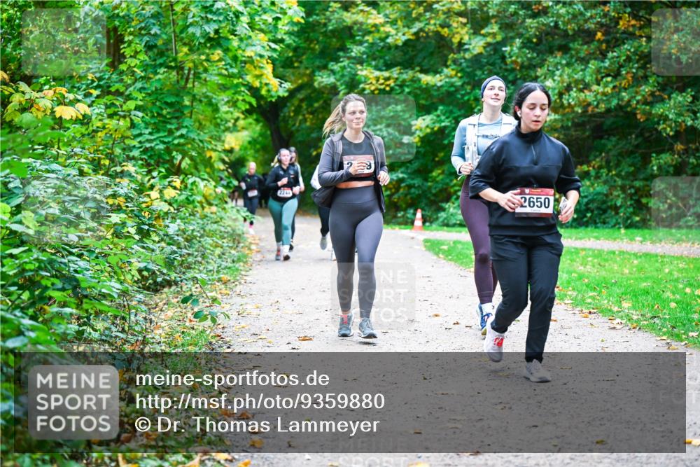 12.10.2025 - Bramfelder Halbmarathon 2025 Dr. Thomas Lammeyer http://msf.ph/oto/9359880 12.10.2025 11:09:50 Laufen 2650 meine-sportfotos.de