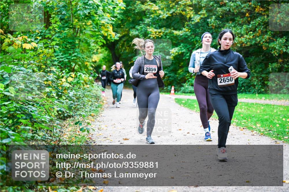 12.10.2025 - Bramfelder Halbmarathon 2025 Dr. Thomas Lammeyer http://msf.ph/oto/9359881 12.10.2025 11:09:50 Laufen 2859, 2650 meine-sportfotos.de