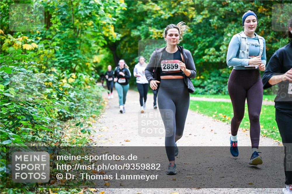 12.10.2025 - Bramfelder Halbmarathon 2025 Dr. Thomas Lammeyer http://msf.ph/oto/9359882 12.10.2025 11:09:51 Laufen 2859 meine-sportfotos.de