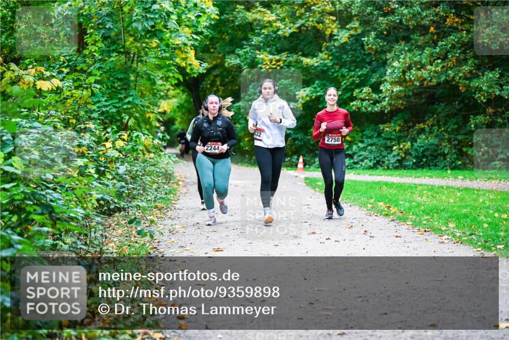 12.10.2025 - Bramfelder Halbmarathon 2025 Dr. Thomas Lammeyer http://msf.ph/oto/9359898 12.10.2025 11:09:54 Laufen 2244, 332, 2750 meine-sportfotos.de
