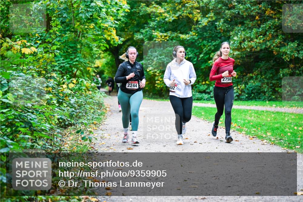 12.10.2025 - Bramfelder Halbmarathon 2025 Dr. Thomas Lammeyer http://msf.ph/oto/9359905 12.10.2025 11:09:55 Laufen 2244, 32, 2750 meine-sportfotos.de