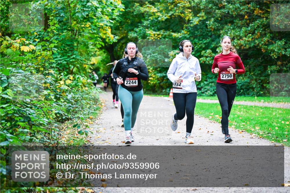 12.10.2025 - Bramfelder Halbmarathon 2025 Dr. Thomas Lammeyer http://msf.ph/oto/9359906 12.10.2025 11:09:55 Laufen 2244, 4332, 2750 meine-sportfotos.de