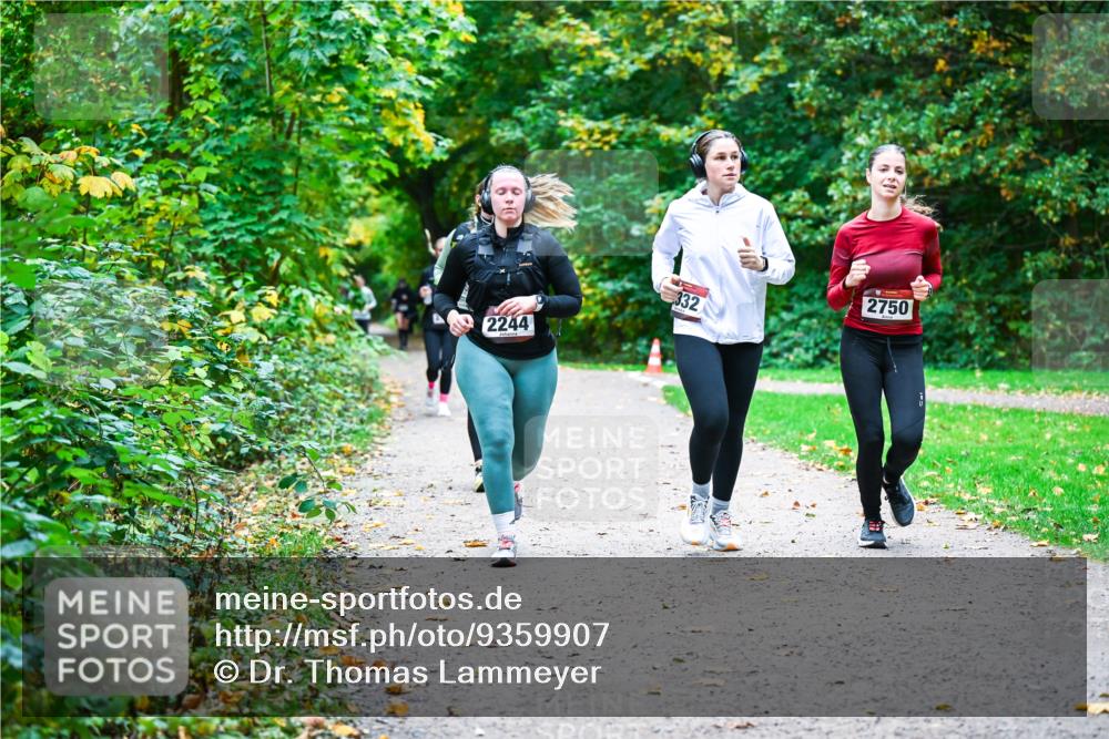 12.10.2025 - Bramfelder Halbmarathon 2025 Dr. Thomas Lammeyer http://msf.ph/oto/9359907 12.10.2025 11:09:55 Laufen 2244, 332, 2750 meine-sportfotos.de