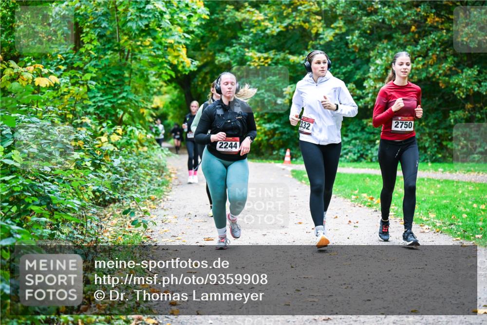 12.10.2025 - Bramfelder Halbmarathon 2025 Dr. Thomas Lammeyer http://msf.ph/oto/9359908 12.10.2025 11:09:55 Laufen 2244, 332, 2750 meine-sportfotos.de
