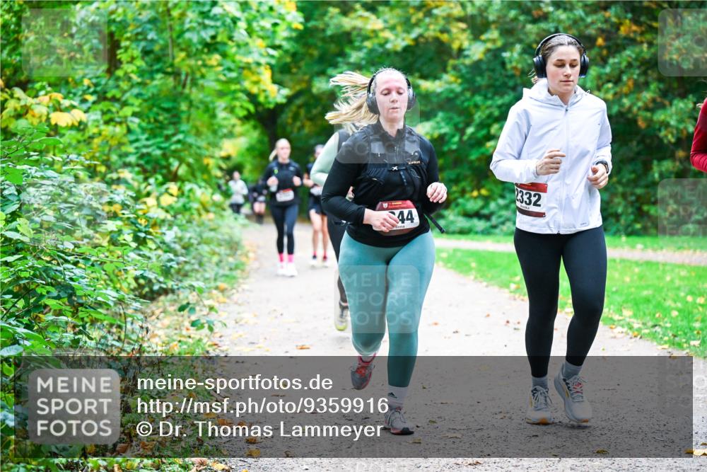 12.10.2025 - Bramfelder Halbmarathon 2025 Dr. Thomas Lammeyer http://msf.ph/oto/9359916 12.10.2025 11:09:56 Laufen 44, 2332 meine-sportfotos.de