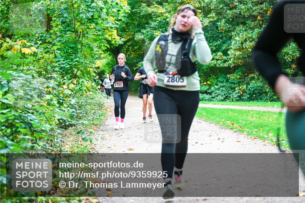 12.10.2025 - Bramfelder Halbmarathon 2025 Dr. Thomas Lammeyer http://msf.ph/oto/9359925 12.10.2025 11:09:58 Laufen 282, 2805, 2702 meine-sportfotos.de