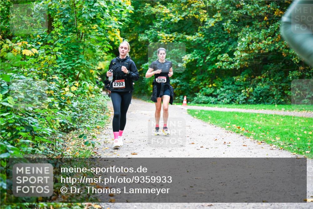 12.10.2025 - Bramfelder Halbmarathon 2025 Dr. Thomas Lammeyer http://msf.ph/oto/9359933 12.10.2025 11:09:59 Laufen 2825, 2702 meine-sportfotos.de