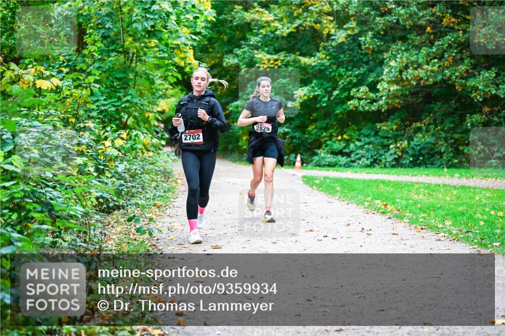 12.10.2025 - Bramfelder Halbmarathon 2025 Dr. Thomas Lammeyer http://msf.ph/oto/9359934 12.10.2025 11:10:00 Laufen 2825, 2702 meine-sportfotos.de