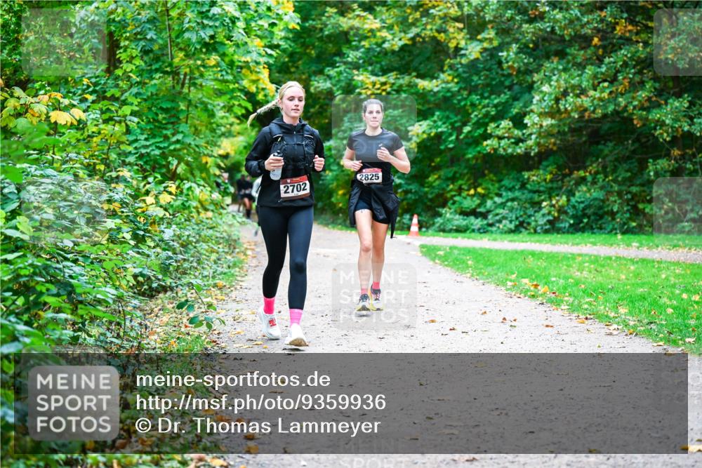 12.10.2025 - Bramfelder Halbmarathon 2025 Dr. Thomas Lammeyer http://msf.ph/oto/9359936 12.10.2025 11:10:00 Laufen 2702, 2825 meine-sportfotos.de