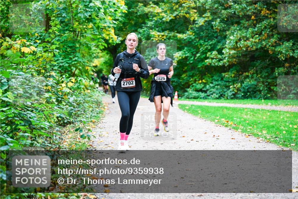12.10.2025 - Bramfelder Halbmarathon 2025 Dr. Thomas Lammeyer http://msf.ph/oto/9359938 12.10.2025 11:10:00 Laufen 2825, 2702 meine-sportfotos.de
