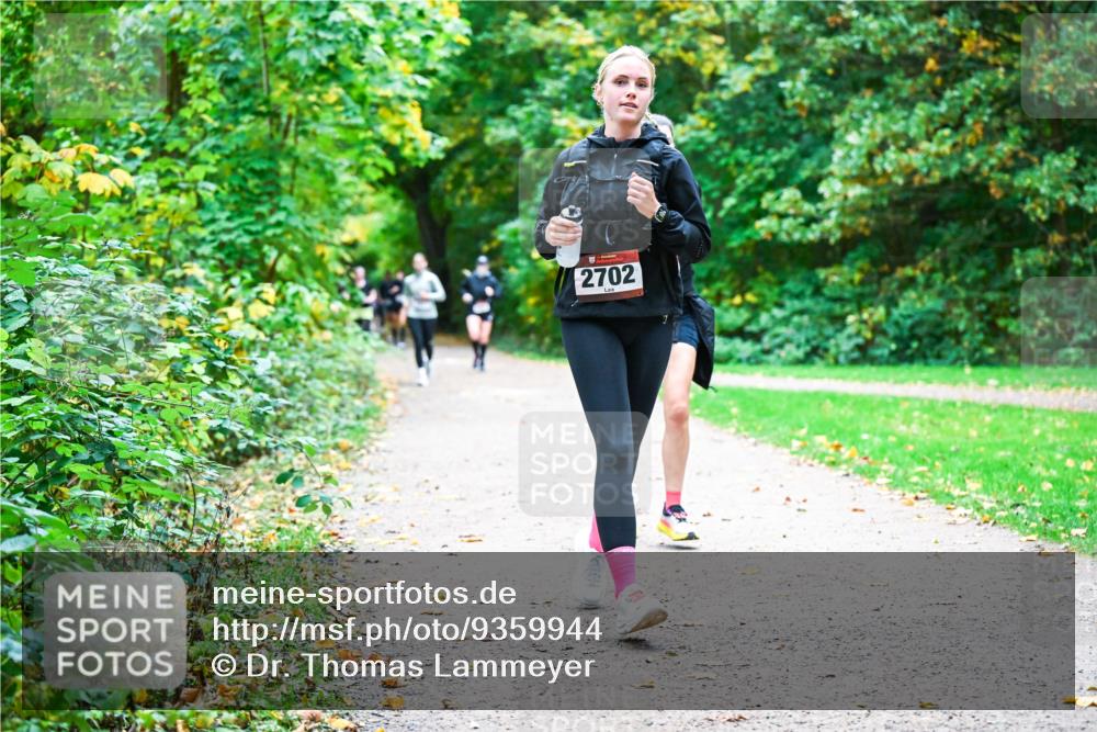 12.10.2025 - Bramfelder Halbmarathon 2025 Dr. Thomas Lammeyer http://msf.ph/oto/9359944 12.10.2025 11:10:01 Laufen 2702 meine-sportfotos.de
