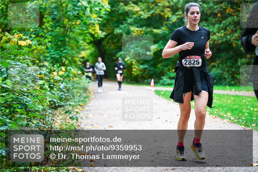 12.10.2025 - Bramfelder Halbmarathon 2025 Dr. Thomas Lammeyer http://msf.ph/oto/9359953 12.10.2025 11:10:02 Laufen 2825 meine-sportfotos.de