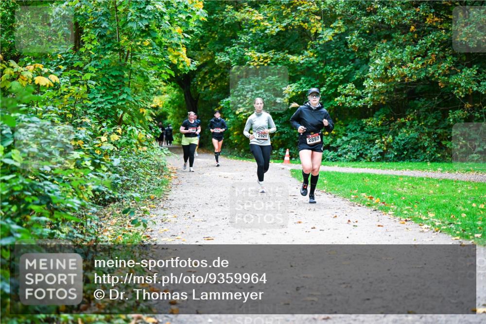 12.10.2025 - Bramfelder Halbmarathon 2025 Dr. Thomas Lammeyer http://msf.ph/oto/9359964 12.10.2025 11:10:06 Laufen 2921, 2897 meine-sportfotos.de