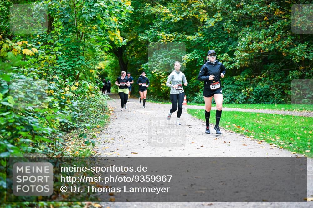 12.10.2025 - Bramfelder Halbmarathon 2025 Dr. Thomas Lammeyer http://msf.ph/oto/9359967 12.10.2025 11:10:07 Laufen 921, 2897 meine-sportfotos.de