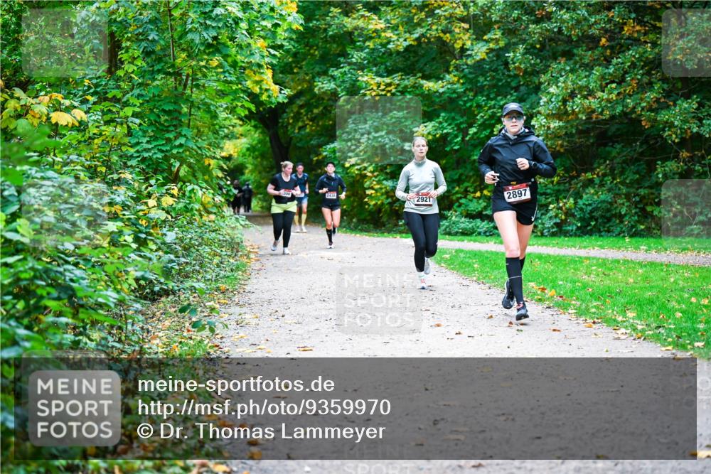 12.10.2025 - Bramfelder Halbmarathon 2025 Dr. Thomas Lammeyer http://msf.ph/oto/9359970 12.10.2025 11:10:07 Laufen 2438, 2921, 2897 meine-sportfotos.de
