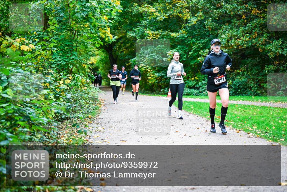 12.10.2025 - Bramfelder Halbmarathon 2025 Dr. Thomas Lammeyer http://msf.ph/oto/9359972 12.10.2025 11:10:07 Laufen 2300, 2438, 2921, 2897 meine-sportfotos.de