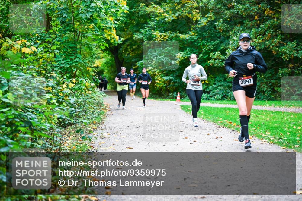 12.10.2025 - Bramfelder Halbmarathon 2025 Dr. Thomas Lammeyer http://msf.ph/oto/9359975 12.10.2025 11:10:08 Laufen 2438, 2921, 2897 meine-sportfotos.de