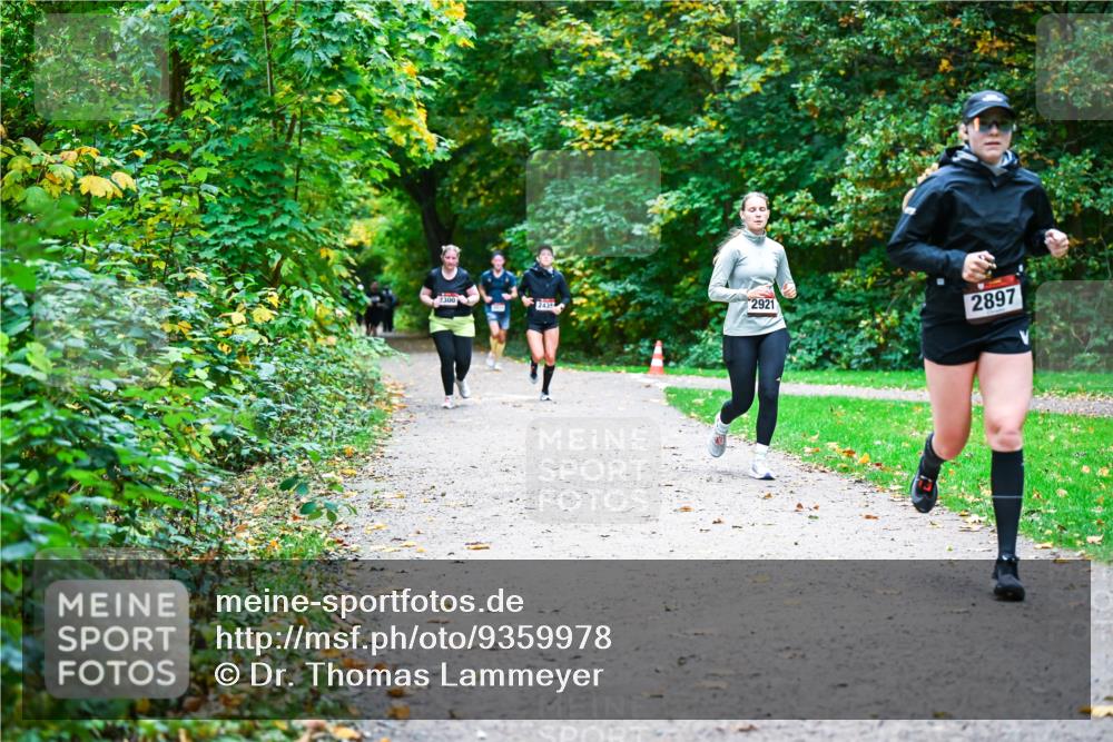 12.10.2025 - Bramfelder Halbmarathon 2025 Dr. Thomas Lammeyer http://msf.ph/oto/9359978 12.10.2025 11:10:08 Laufen 2921, 2300, 2434, 2897 meine-sportfotos.de