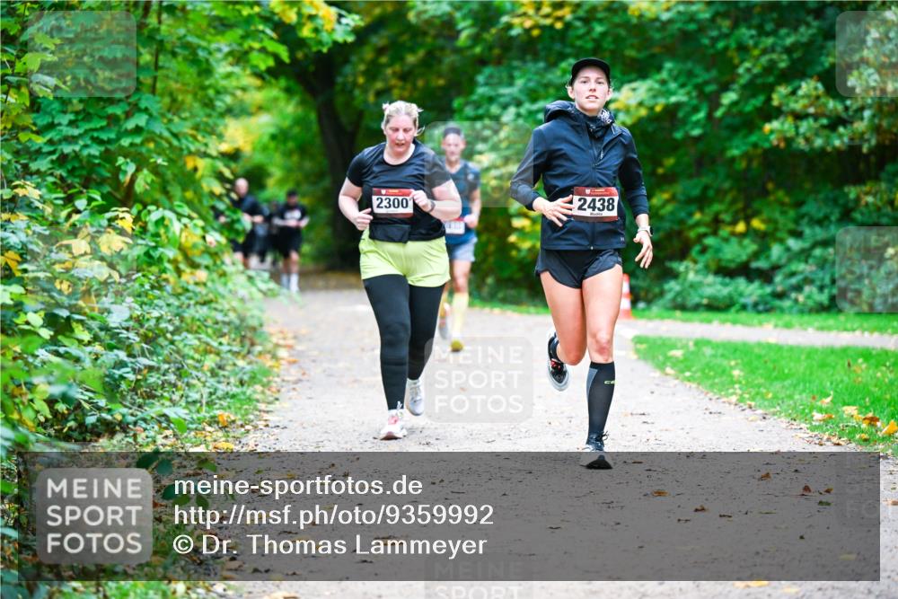 12.10.2025 - Bramfelder Halbmarathon 2025 Dr. Thomas Lammeyer http://msf.ph/oto/9359992 12.10.2025 11:10:12 Laufen 2300, 2438 meine-sportfotos.de