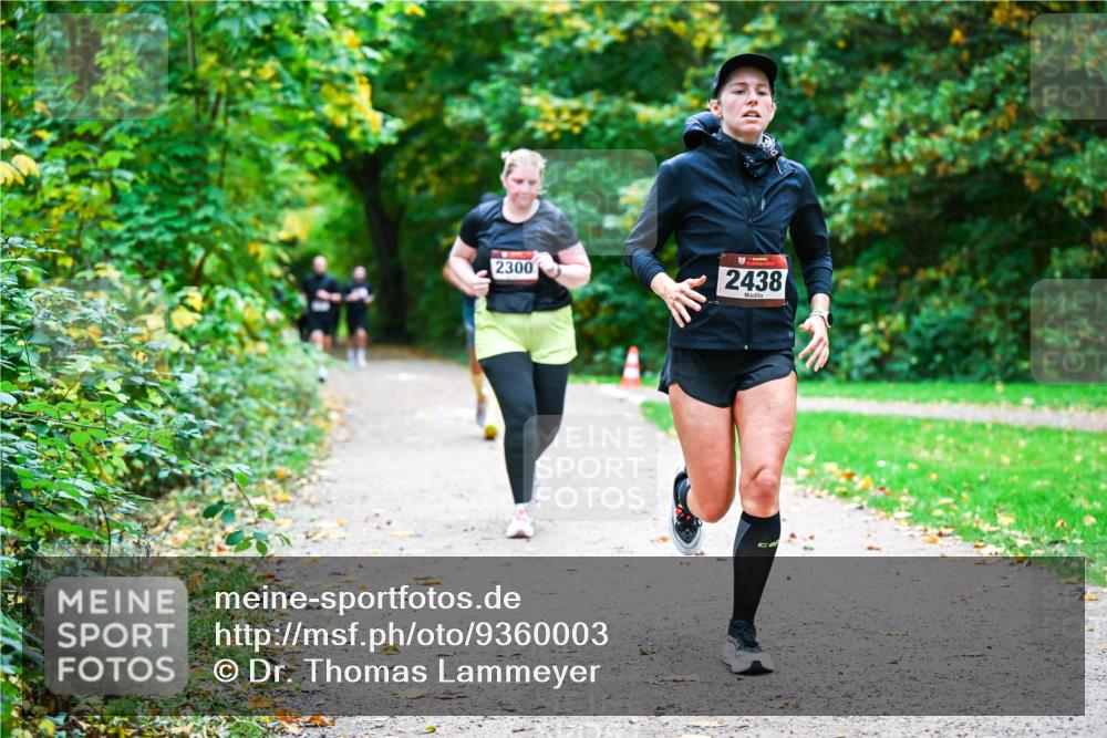 12.10.2025 - Bramfelder Halbmarathon 2025 Dr. Thomas Lammeyer http://msf.ph/oto/9360003 12.10.2025 11:10:13 Laufen 2300, 2438 meine-sportfotos.de