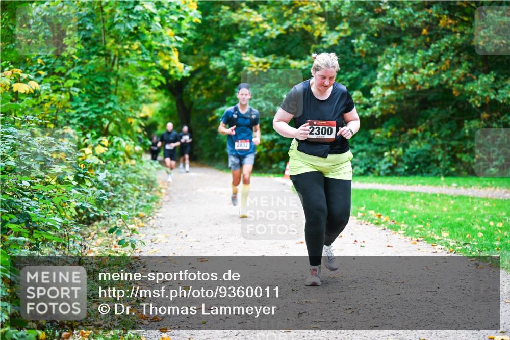 12.10.2025 - Bramfelder Halbmarathon 2025 Dr. Thomas Lammeyer http://msf.ph/oto/9360011 12.10.2025 11:10:15 Laufen 2300 meine-sportfotos.de