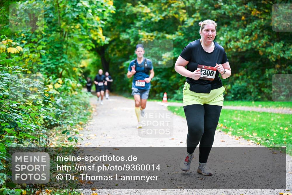 12.10.2025 - Bramfelder Halbmarathon 2025 Dr. Thomas Lammeyer http://msf.ph/oto/9360014 12.10.2025 11:10:15 Laufen 2300 meine-sportfotos.de