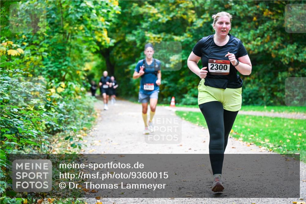 12.10.2025 - Bramfelder Halbmarathon 2025 Dr. Thomas Lammeyer http://msf.ph/oto/9360015 12.10.2025 11:10:15 Laufen 2300 meine-sportfotos.de