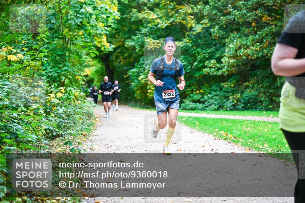 12.10.2025 - Bramfelder Halbmarathon 2025 Dr. Thomas Lammeyer http://msf.ph/oto/9360018 12.10.2025 11:10:16 Laufen 2832 meine-sportfotos.de