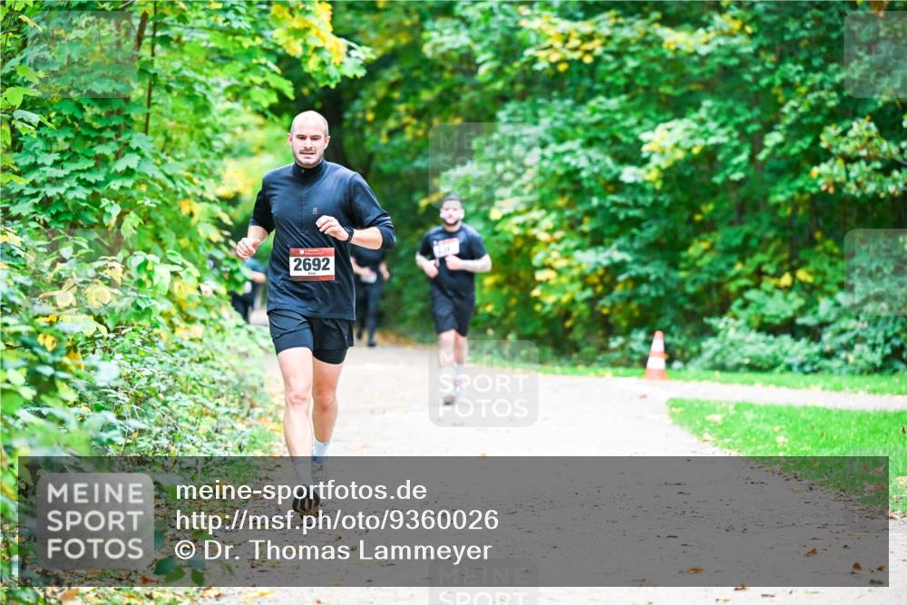 12.10.2025 - Bramfelder Halbmarathon 2025 Dr. Thomas Lammeyer http://msf.ph/oto/9360026 12.10.2025 11:10:20 Laufen 2692 meine-sportfotos.de