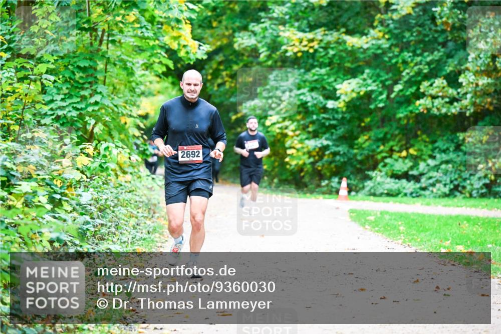 12.10.2025 - Bramfelder Halbmarathon 2025 Dr. Thomas Lammeyer http://msf.ph/oto/9360030 12.10.2025 11:10:21 Laufen 2692 meine-sportfotos.de