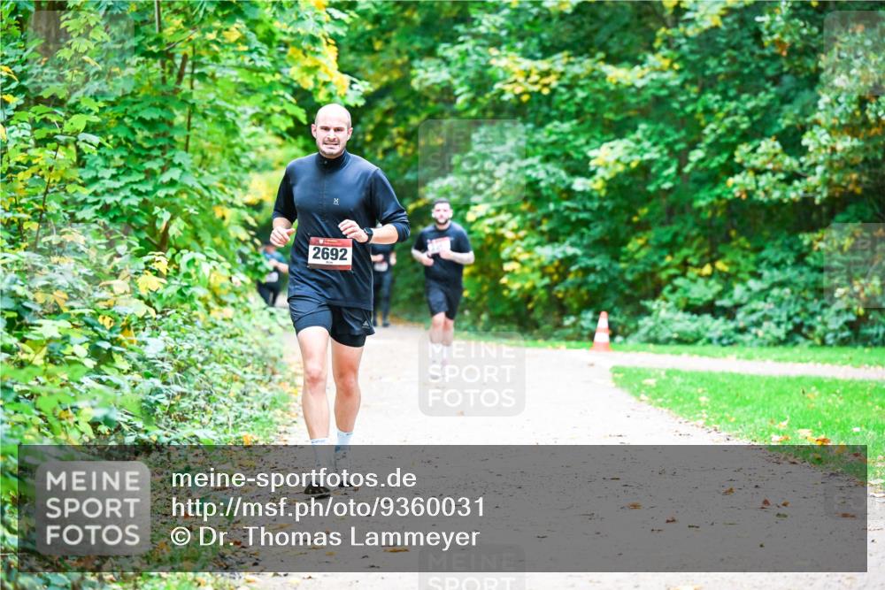 12.10.2025 - Bramfelder Halbmarathon 2025 Dr. Thomas Lammeyer http://msf.ph/oto/9360031 12.10.2025 11:10:21 Laufen 2692 meine-sportfotos.de