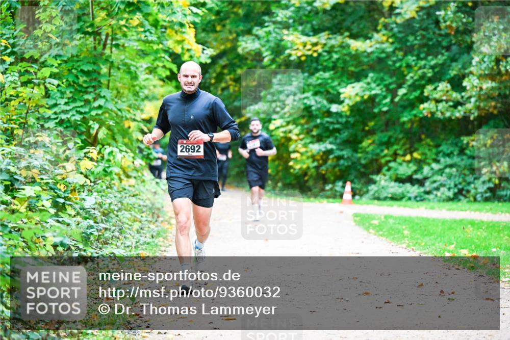 12.10.2025 - Bramfelder Halbmarathon 2025 Dr. Thomas Lammeyer http://msf.ph/oto/9360032 12.10.2025 11:10:21 Laufen 2692 meine-sportfotos.de