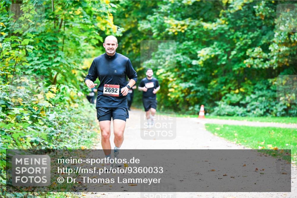 12.10.2025 - Bramfelder Halbmarathon 2025 Dr. Thomas Lammeyer http://msf.ph/oto/9360033 12.10.2025 11:10:21 Laufen 2692 meine-sportfotos.de