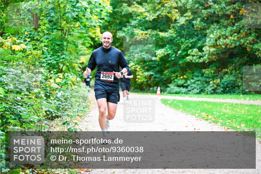 12.10.2025 - Bramfelder Halbmarathon 2025 Dr. Thomas Lammeyer http://msf.ph/oto/9360038 12.10.2025 11:10:22 Laufen 2692 meine-sportfotos.de