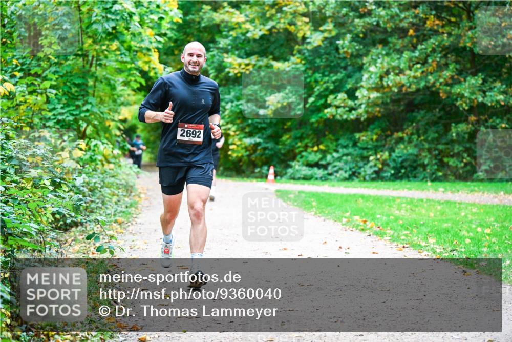 12.10.2025 - Bramfelder Halbmarathon 2025 Dr. Thomas Lammeyer http://msf.ph/oto/9360040 12.10.2025 11:10:22 Laufen 2692 meine-sportfotos.de