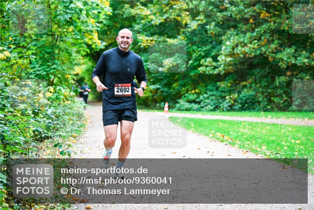 12.10.2025 - Bramfelder Halbmarathon 2025 Dr. Thomas Lammeyer http://msf.ph/oto/9360041 12.10.2025 11:10:22 Laufen 2692 meine-sportfotos.de