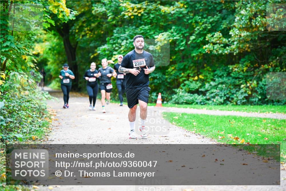 12.10.2025 - Bramfelder Halbmarathon 2025 Dr. Thomas Lammeyer http://msf.ph/oto/9360047 12.10.2025 11:10:25 Laufen 2367 meine-sportfotos.de