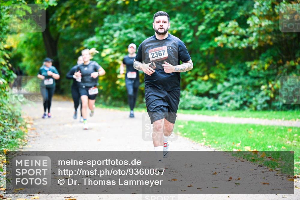 12.10.2025 - Bramfelder Halbmarathon 2025 Dr. Thomas Lammeyer http://msf.ph/oto/9360057 12.10.2025 11:10:26 Laufen 2367 meine-sportfotos.de
